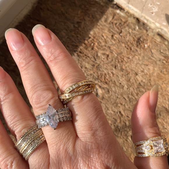 4 Faux Diamond Fashion Rings - Bling Fashion Rings - Picture 6 of 7